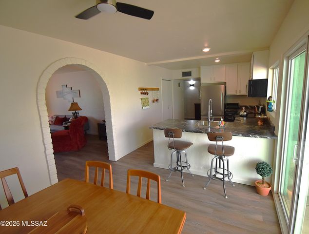 1348 W Placita Oro, Tucson, AZ 85745
