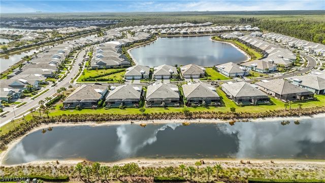 8781 Yucatan CT, Naples, FL 34112