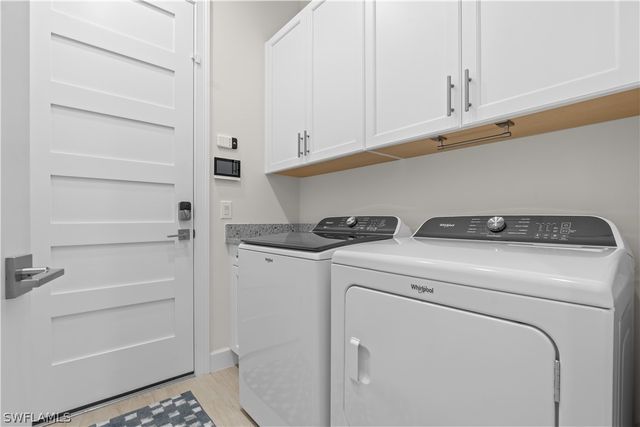 8781 Yucatan CT, Naples, FL 34112