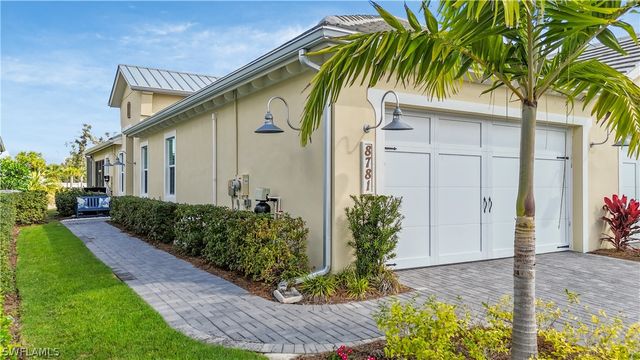 8781 Yucatan CT, Naples, FL 34112
