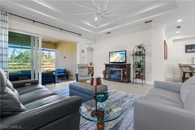 8781 Yucatan CT, Naples, FL 34112