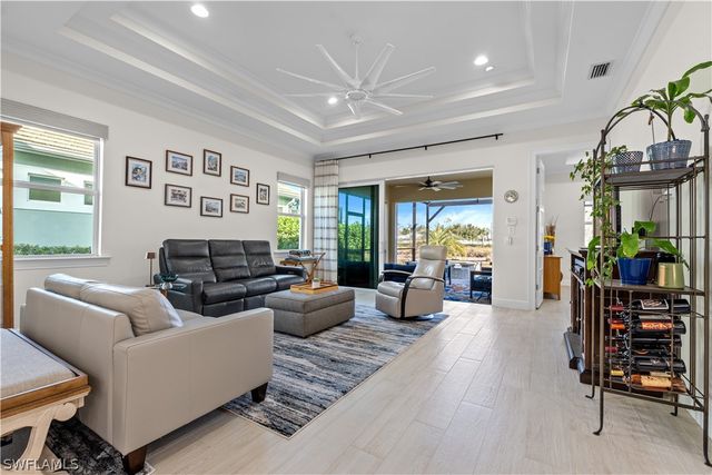 8781 Yucatan CT, Naples, FL 34112