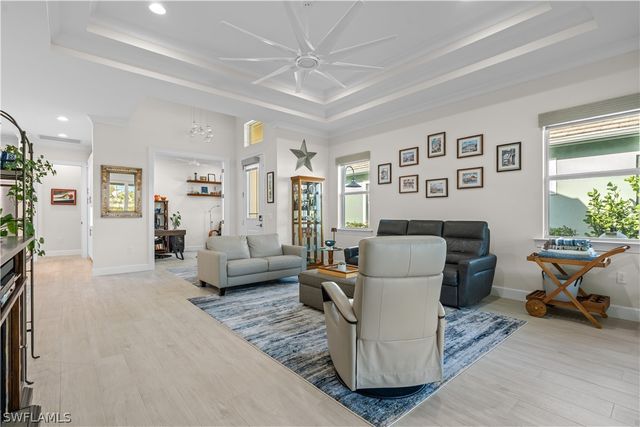 8781 Yucatan CT, Naples, FL 34112