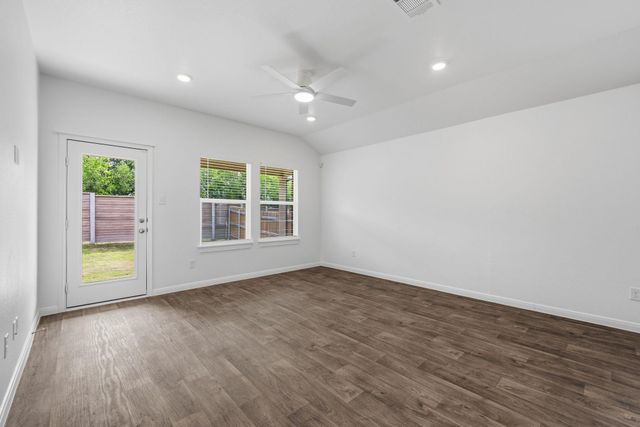 158 Jayden DR, Kyle, TX 78640