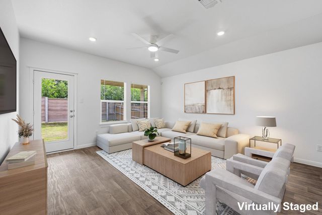 158 Jayden DR, Kyle, TX 78640