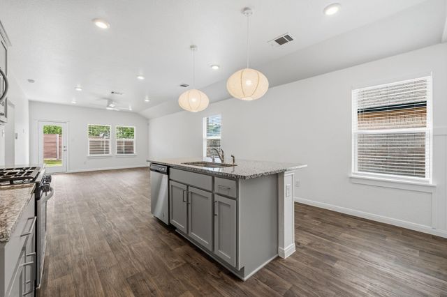 158 Jayden DR, Kyle, TX 78640