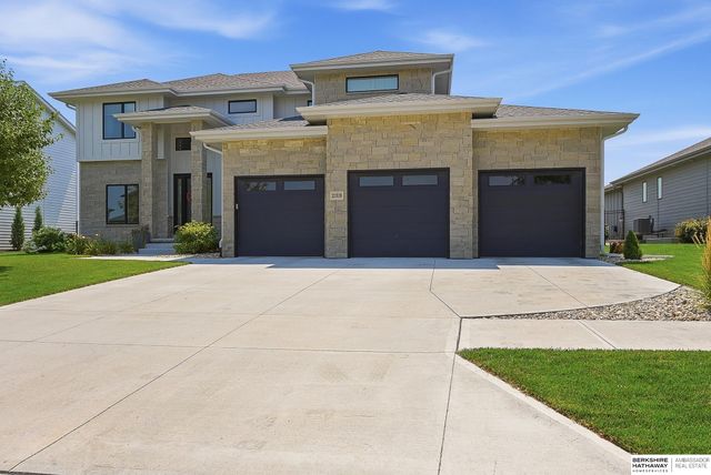 21519 Grover Street, Elkhorn, NE 68022