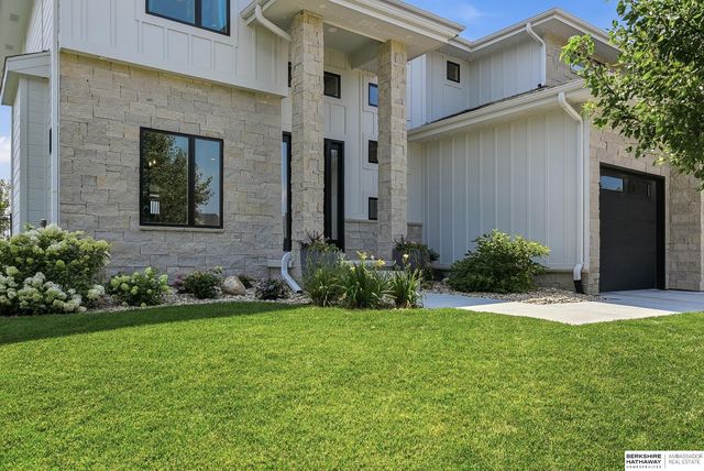 21519 Grover Street, Elkhorn, NE 68022