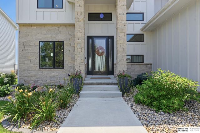 21519 Grover Street, Elkhorn, NE 68022
