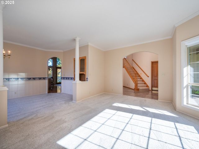 2037 MORNING VIEW Dr, Eugene, OR 97405