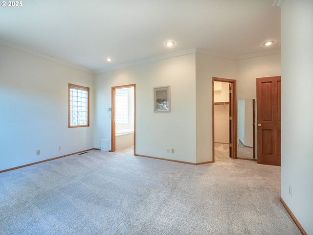 2037 MORNING VIEW Dr, Eugene, OR 97405