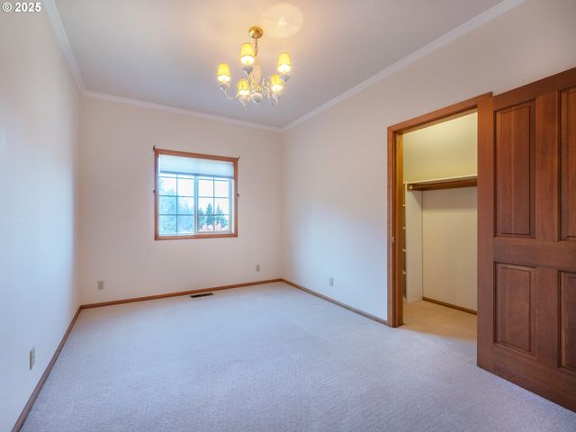 2037 MORNING VIEW Dr, Eugene, OR 97405