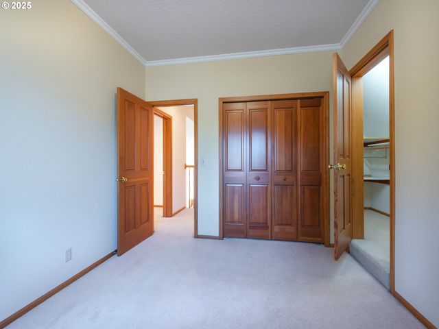 2037 MORNING VIEW Dr, Eugene, OR 97405