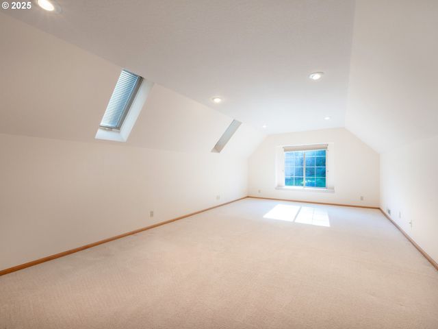 2037 MORNING VIEW Dr, Eugene, OR 97405