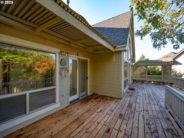 2037 MORNING VIEW Dr, Eugene, OR 97405