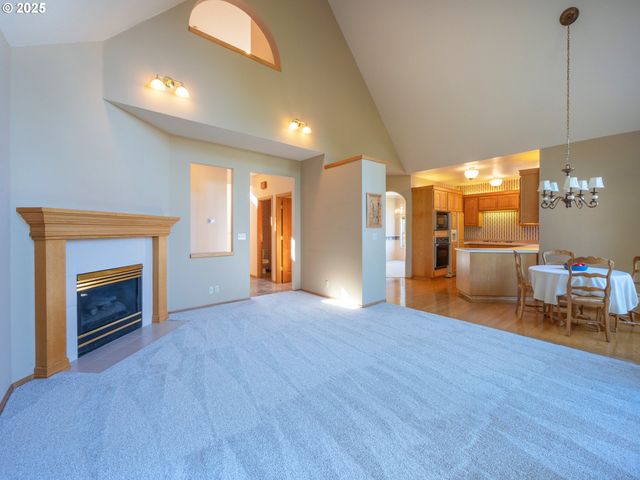 2037 MORNING VIEW Dr, Eugene, OR 97405