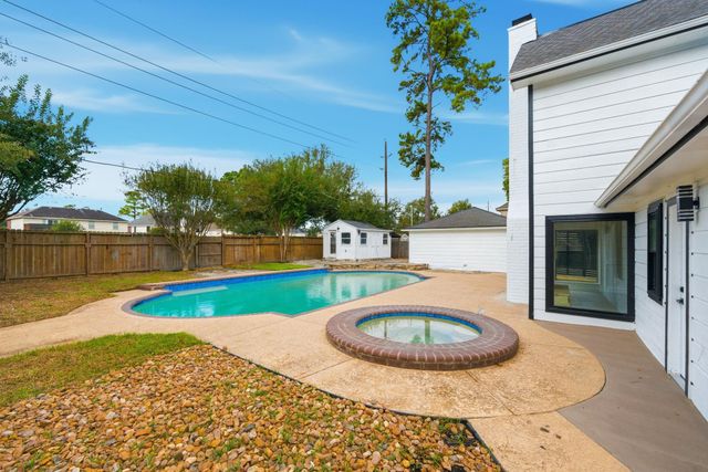 17831 Shadow Valley Drive, Spring, TX 77379