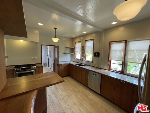 4761 W 12th Street, Los Angeles, CA 90019