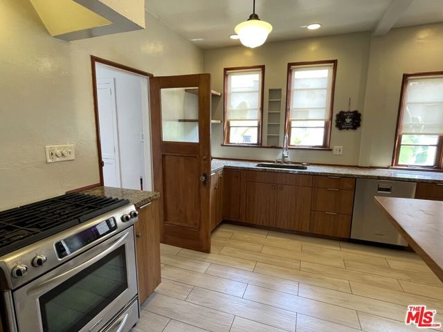 4761 W 12th Street, Los Angeles, CA 90019