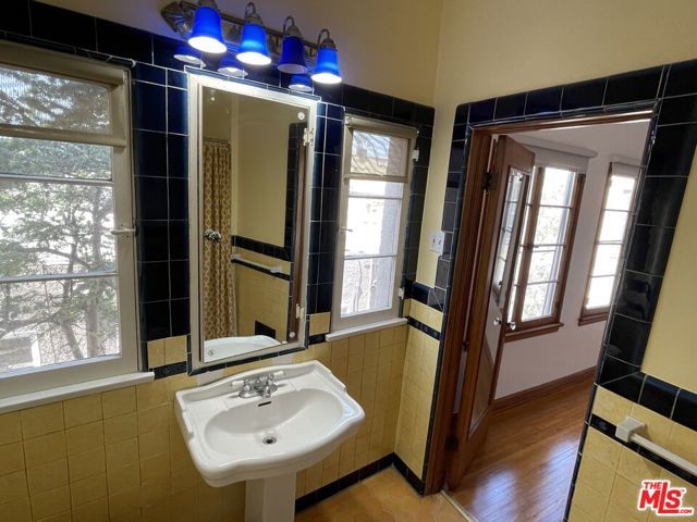 4761 W 12th Street, Los Angeles, CA 90019