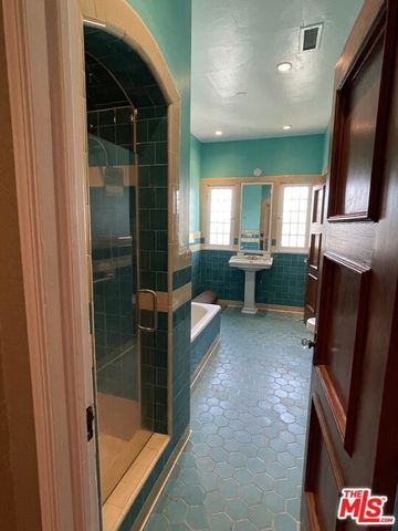 4761 W 12th Street, Los Angeles, CA 90019