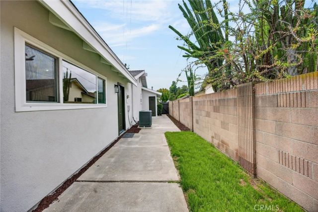 2207 Melody, Fullerton, CA 92831