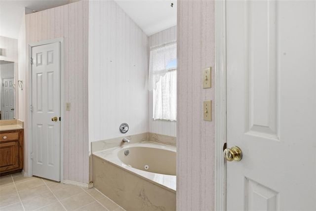 1409 Castlebay Street, Norman, OK 73071