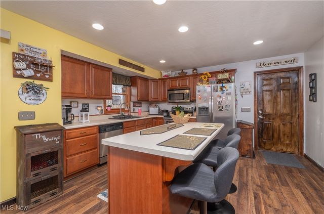 530 Midvale Mine Road SE, New Philadelphia, OH 44663