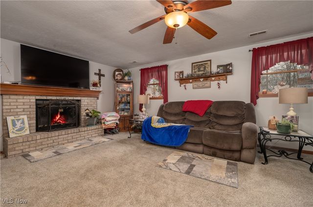 530 Midvale Mine Road SE, New Philadelphia, OH 44663