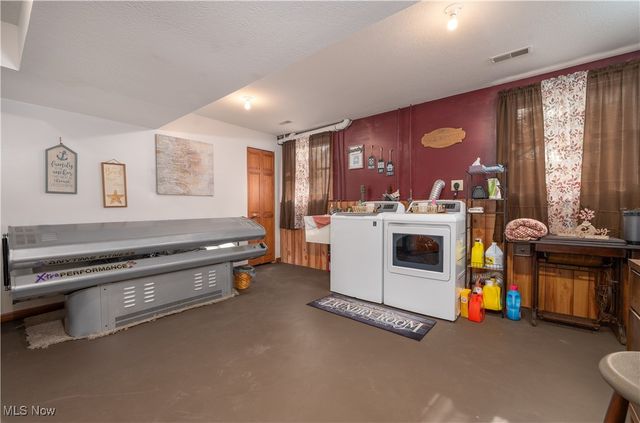 530 Midvale Mine Road SE, New Philadelphia, OH 44663