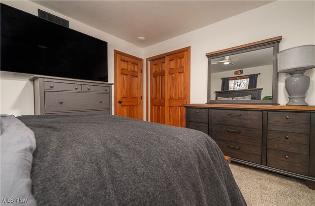 530 Midvale Mine Road SE, New Philadelphia, OH 44663