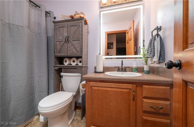 530 Midvale Mine Road SE, New Philadelphia, OH 44663