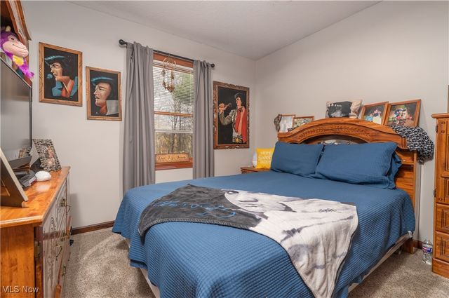 530 Midvale Mine Road SE, New Philadelphia, OH 44663