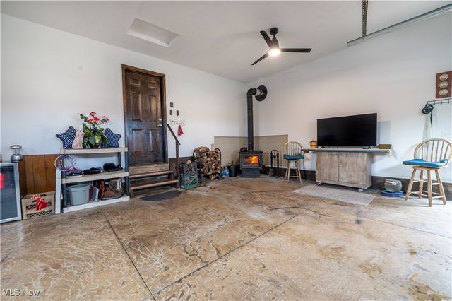 530 Midvale Mine Road SE, New Philadelphia, OH 44663