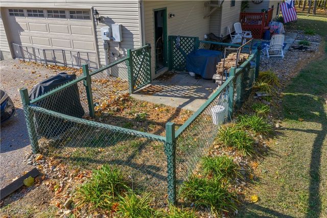 530 Midvale Mine Road SE, New Philadelphia, OH 44663