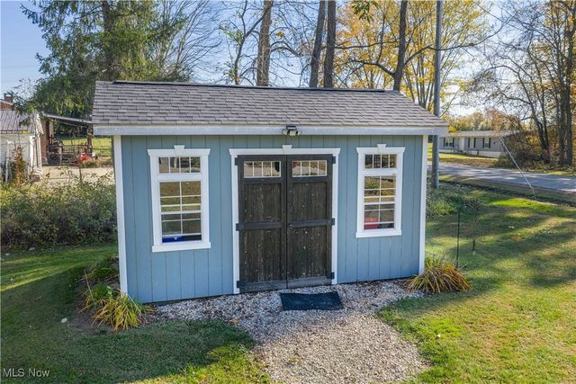 530 Midvale Mine Road SE, New Philadelphia, OH 44663