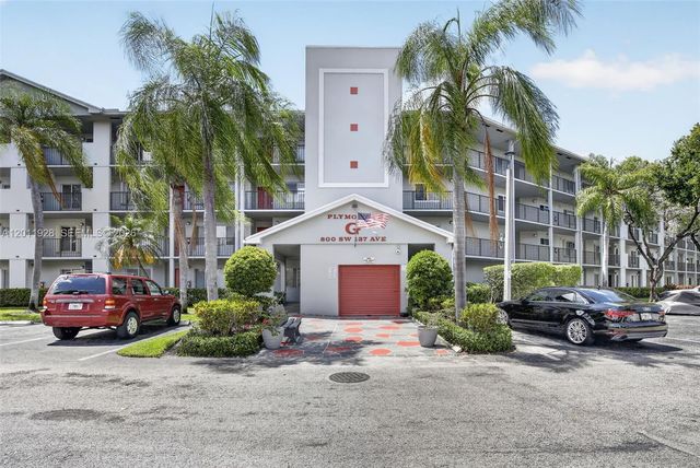 800 SW 137th Ave 411G, Pembroke Pines, FL 33027