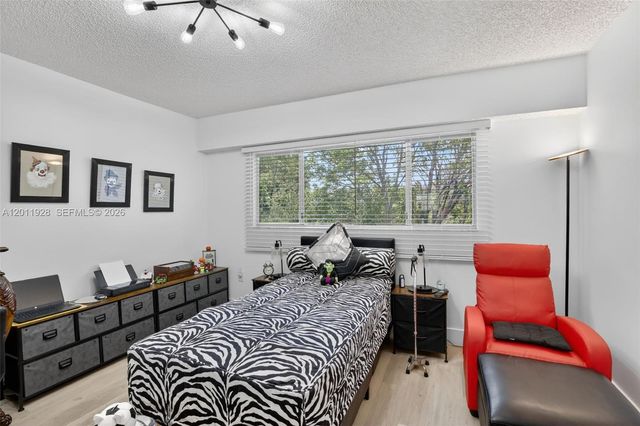 800 SW 137th Ave 411G, Pembroke Pines, FL 33027