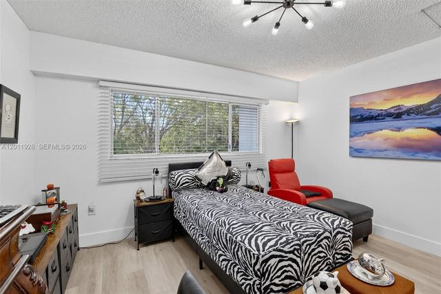 800 SW 137th Ave 411G, Pembroke Pines, FL 33027