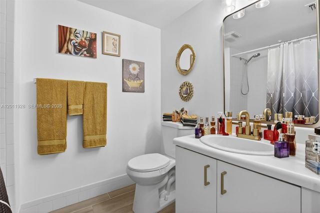 800 SW 137th Ave 411G, Pembroke Pines, FL 33027