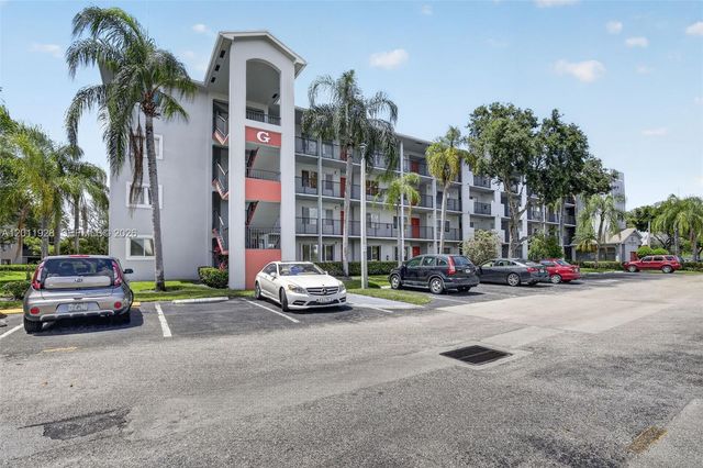 800 SW 137th Ave 411G, Pembroke Pines, FL 33027