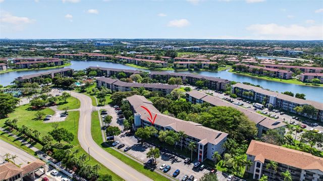 800 SW 137th Ave 411G, Pembroke Pines, FL 33027