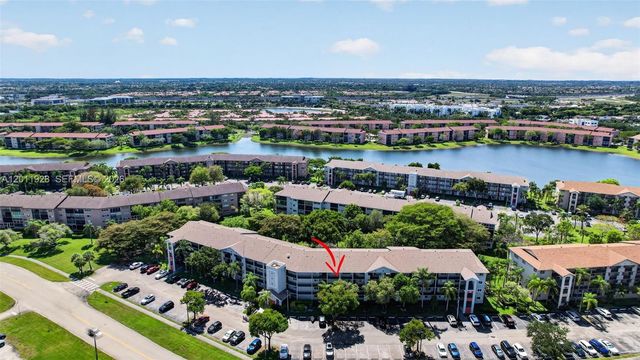 800 SW 137th Ave 411G, Pembroke Pines, FL 33027