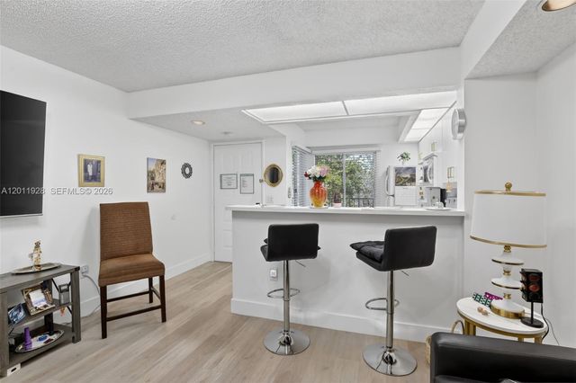 800 SW 137th Ave 411G, Pembroke Pines, FL 33027