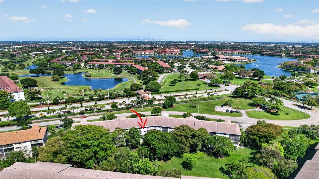 800 SW 137th Ave 411G, Pembroke Pines, FL 33027