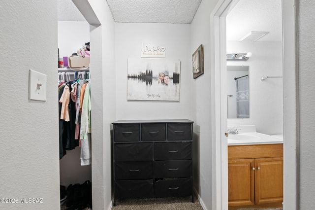 1620 N Wilmot Rd Unit J208, Tucson, AZ 85712