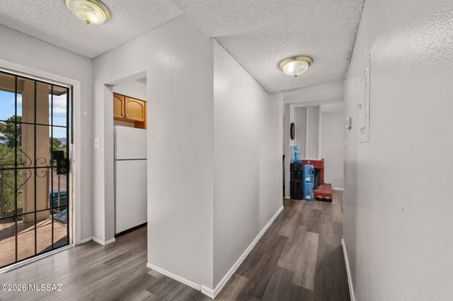 1620 N Wilmot Rd Unit J208, Tucson, AZ 85712