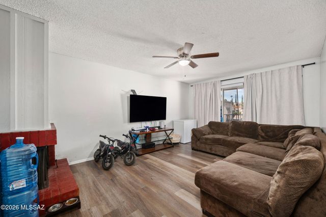 1620 N Wilmot Rd Unit J208, Tucson, AZ 85712