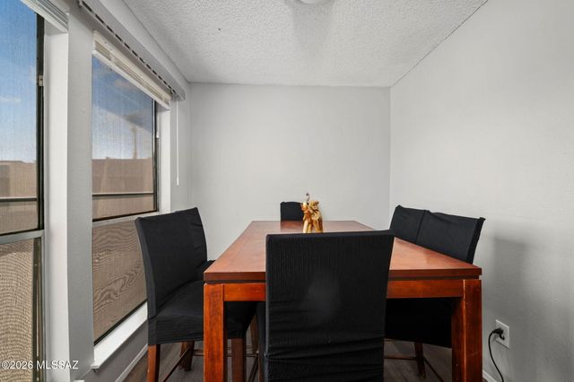 1620 N Wilmot Rd Unit J208, Tucson, AZ 85712