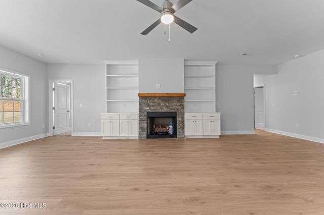 180 Longleaf Drive, Seven Lakes, NC 27376